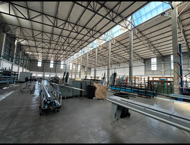 5,002M² WAREHOUSE TO LET IN COSMO BUSINESS PARK